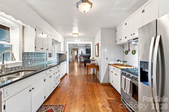 75 Old Lakey Gap Road, Black Mountain, NC 28711