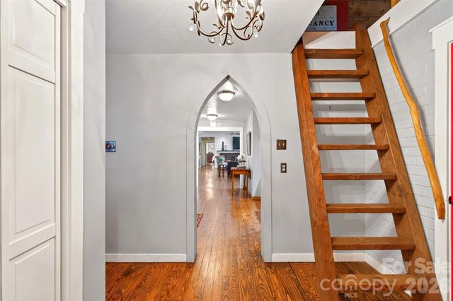 75 Old Lakey Gap Road, Black Mountain, NC 28711