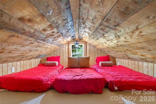75 Old Lakey Gap Road, Black Mountain, NC 28711