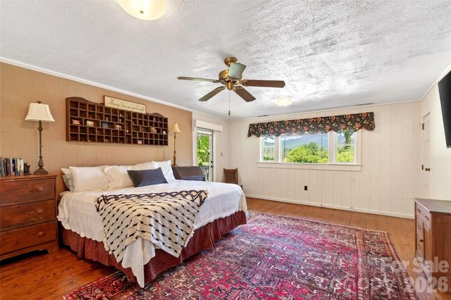 75 Old Lakey Gap Road, Black Mountain, NC 28711
