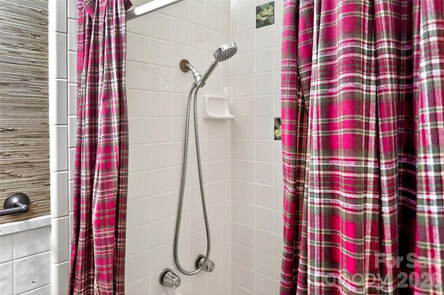 75 Old Lakey Gap Road, Black Mountain, NC 28711