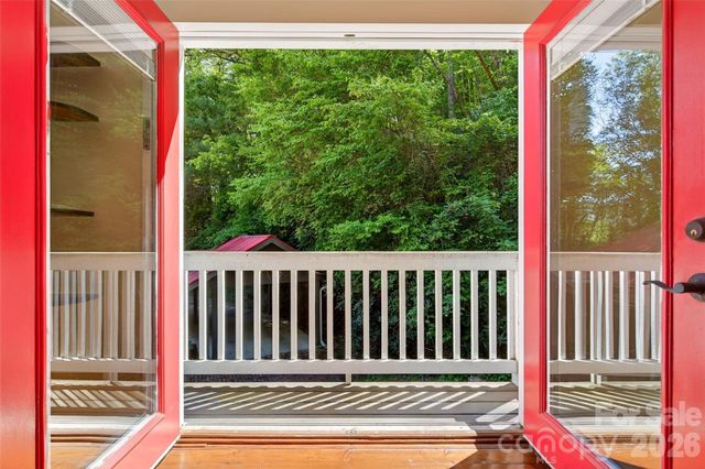 75 Old Lakey Gap Road, Black Mountain, NC 28711