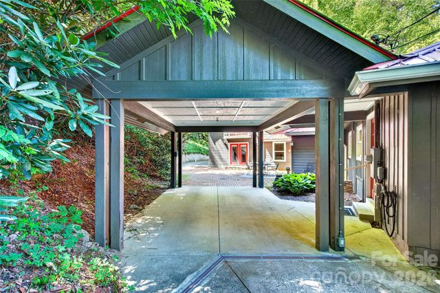 75 Old Lakey Gap Road, Black Mountain, NC 28711