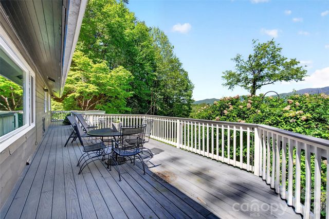 75 Old Lakey Gap Road, Black Mountain, NC 28711