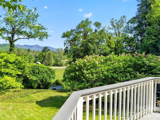 75 Old Lakey Gap Road, Black Mountain, NC 28711
