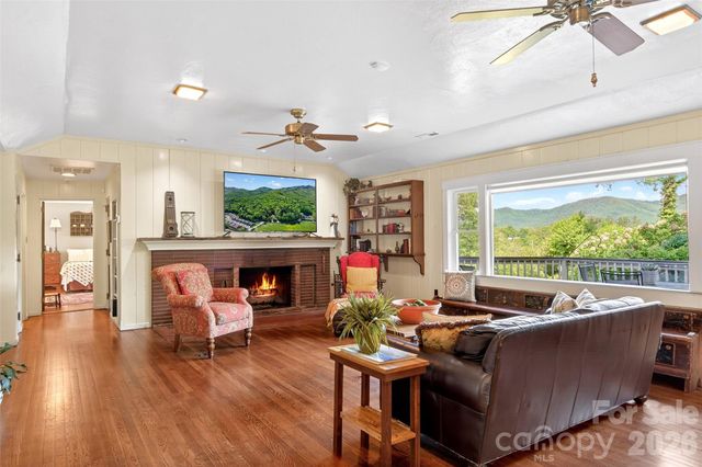 75 Old Lakey Gap Road, Black Mountain, NC 28711