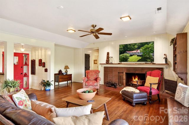 75 Old Lakey Gap Road, Black Mountain, NC 28711