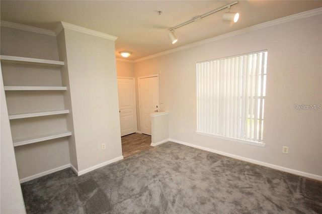 9401 CRESCENT LOOP CIRCLE 103, Tampa, FL 33619