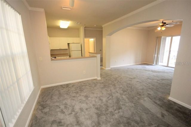 9401 CRESCENT LOOP CIRCLE 103, Tampa, FL 33619