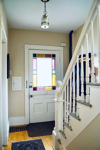 10 Mountain Ave, Somerville, MA 02143