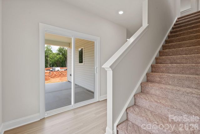 6734 Fairford Drive, Charlotte, NC 28215