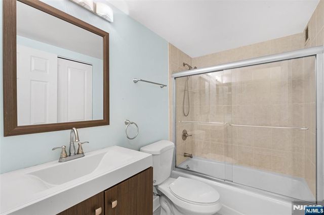 300 Main Street 811, Little Falls, NJ 07424