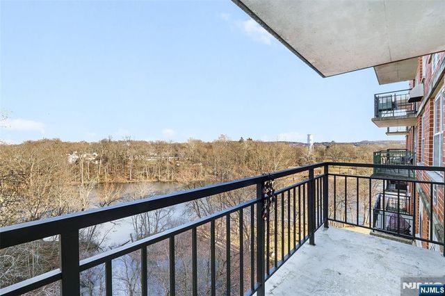 300 Main Street 811, Little Falls, NJ 07424