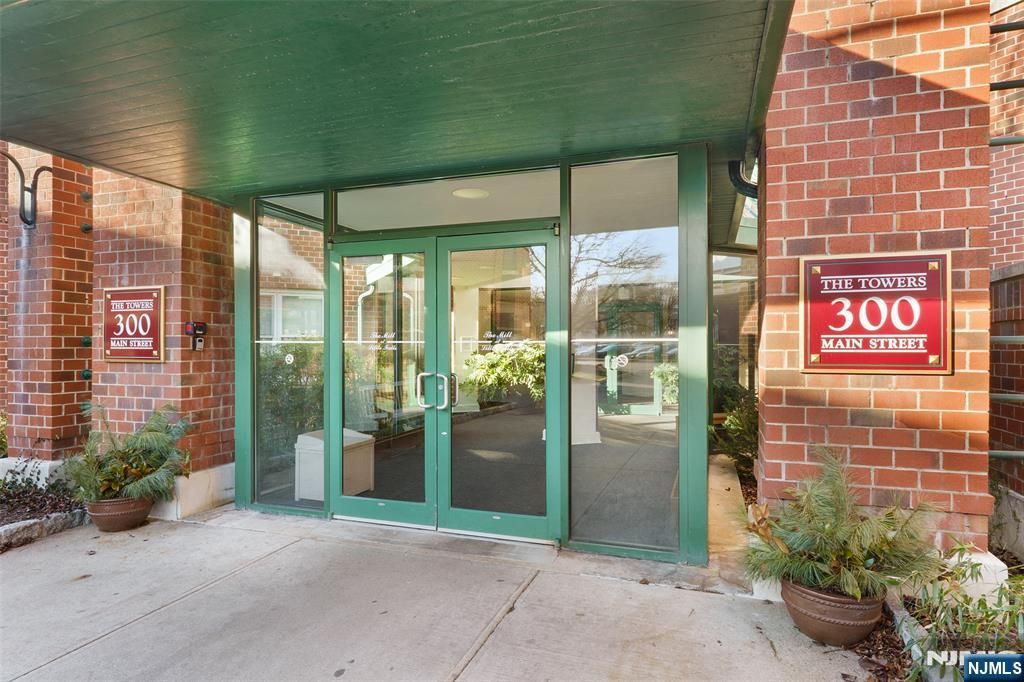 300 Main Street 811, Little Falls, NJ 07424