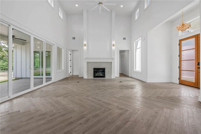 2438 Yorkshire, Franklin, TX 77856