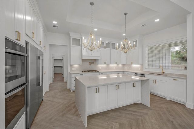 2438 Yorkshire, Franklin, TX 77856