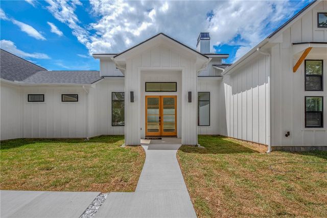 2438 Yorkshire, Franklin, TX 77856