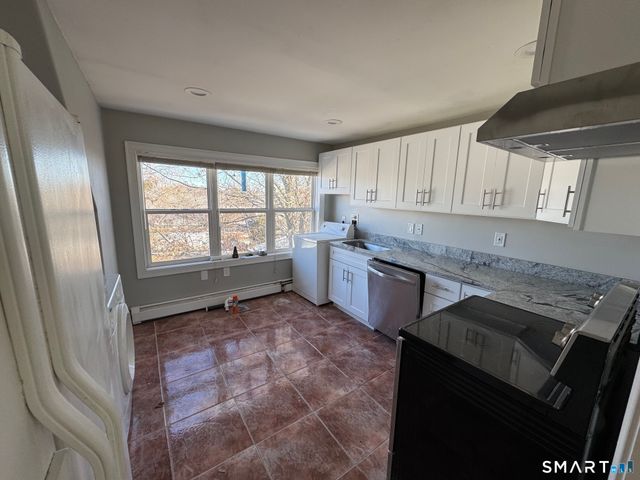217 Park Road 3rd FL, West Hartford, CT 06119