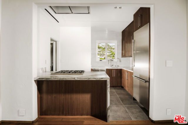 1302 Sweetzer Avenue 401, West Hollywood, CA 90046