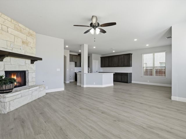 624 Pawprint Hollow, Godley, TX 76044