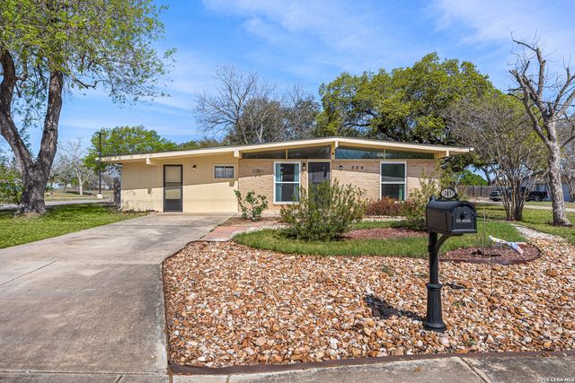 309 North Blvd, Universal City, TX 78148