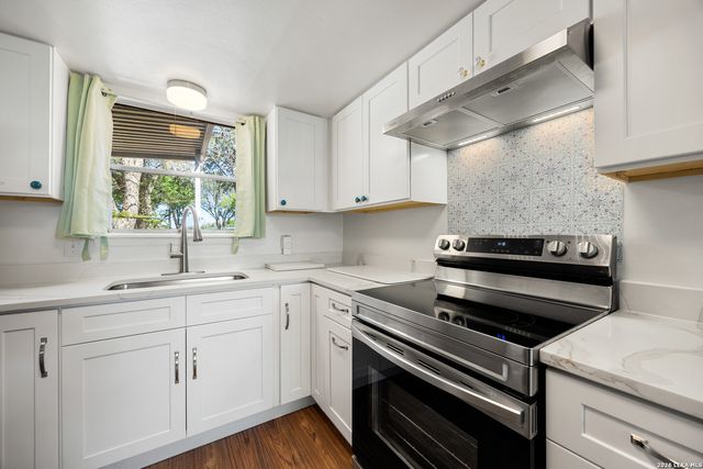 309 North Blvd, Universal City, TX 78148