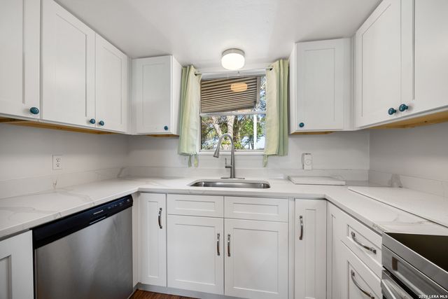 309 North Blvd, Universal City, TX 78148