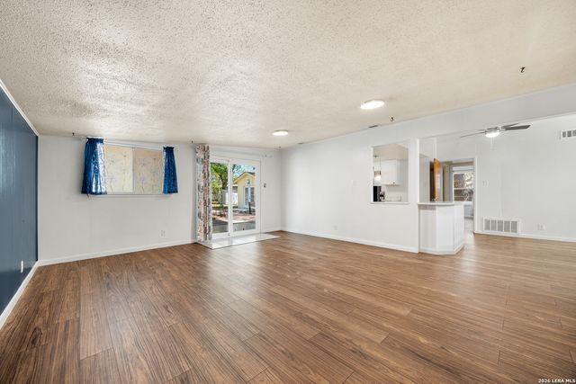 309 North Blvd, Universal City, TX 78148