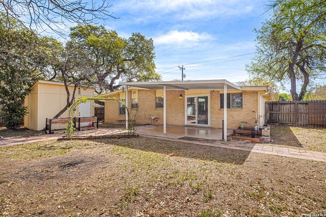 309 North Blvd, Universal City, TX 78148