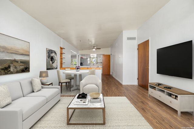 309 North Blvd, Universal City, TX 78148