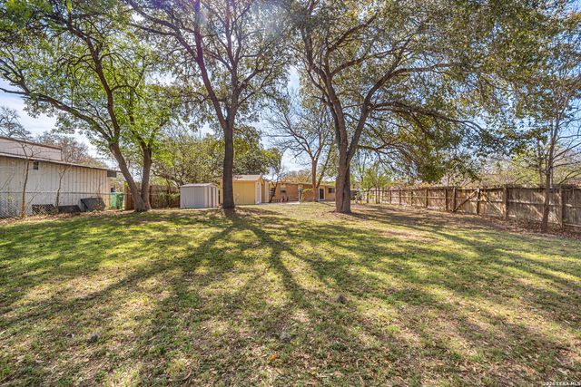 309 North Blvd, Universal City, TX 78148