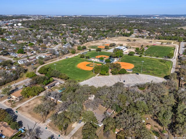 309 North Blvd, Universal City, TX 78148