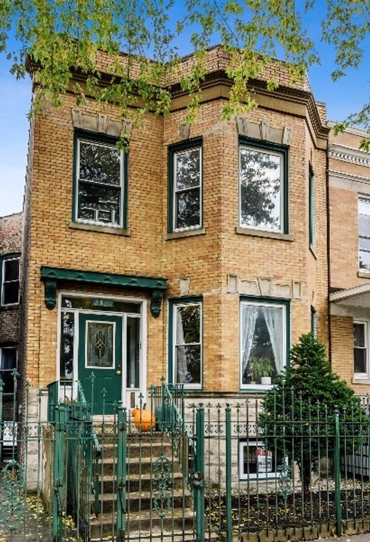 2329 N Sacramento Avenue, Chicago, IL 60647