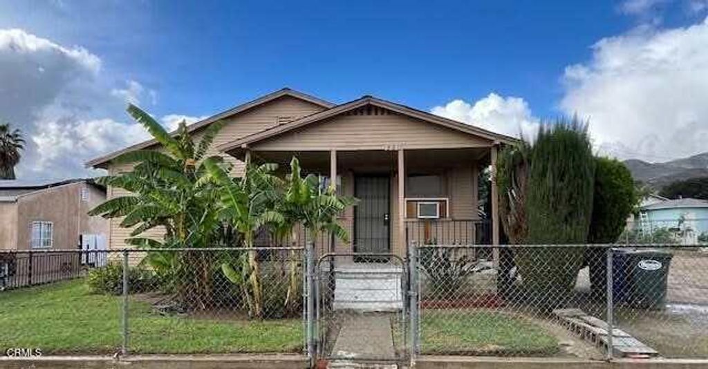 Image 3 of property listing at 521 Temescal Street, Piru, CA 93040
