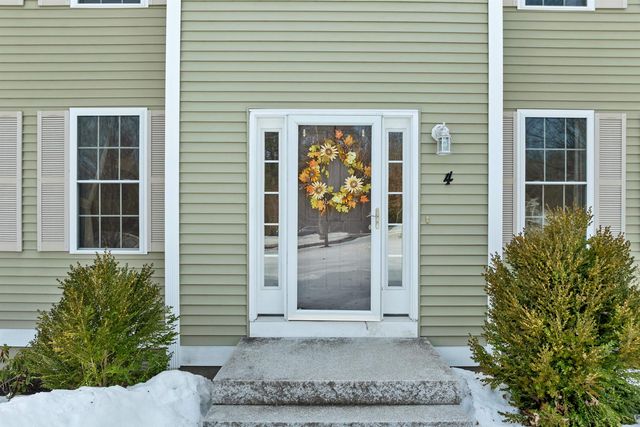 4 Heron Drive, Litchfield, NH 03052