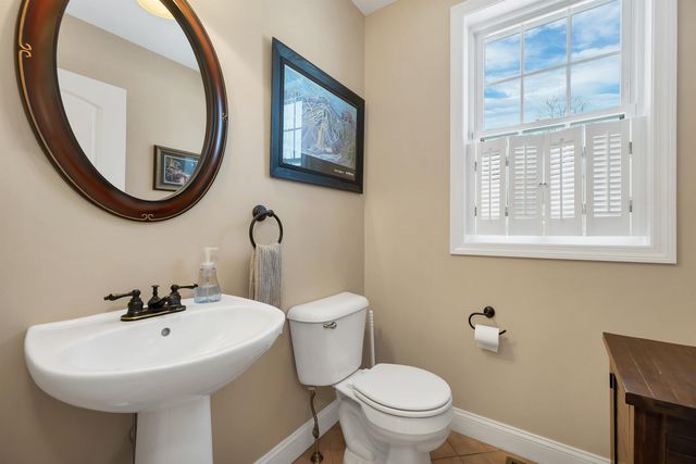 4 Heron Drive, Litchfield, NH 03052