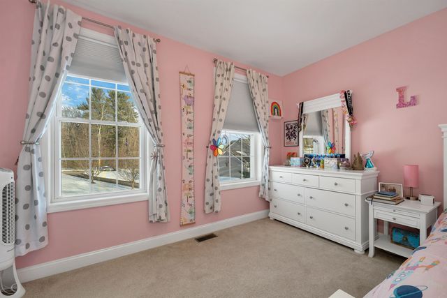 4 Heron Drive, Litchfield, NH 03052