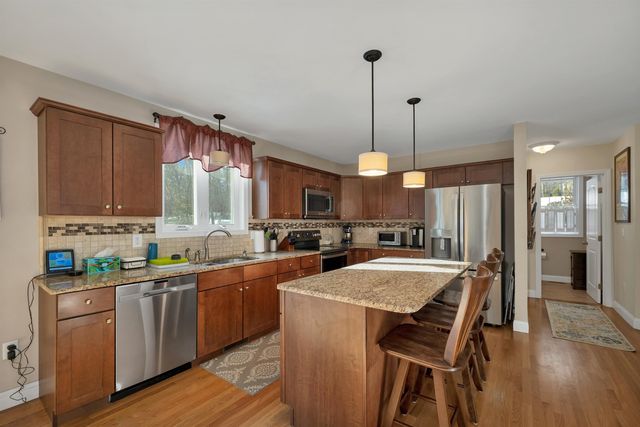 4 Heron Drive, Litchfield, NH 03052