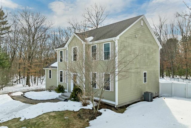 4 Heron Drive, Litchfield, NH 03052