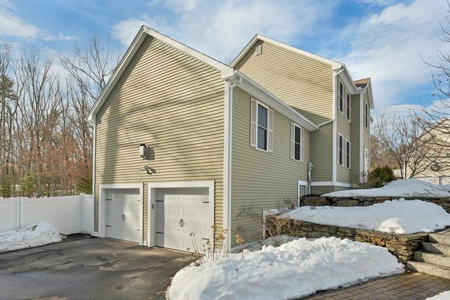 4 Heron Drive, Litchfield, NH 03052