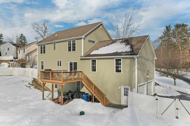 4 Heron Drive, Litchfield, NH 03052