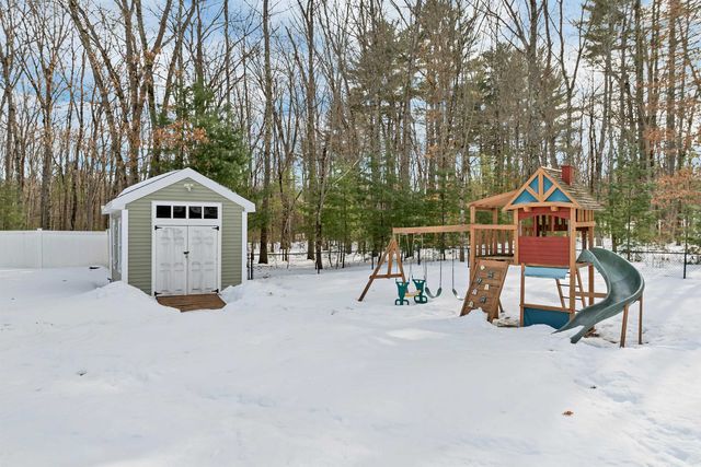 4 Heron Drive, Litchfield, NH 03052