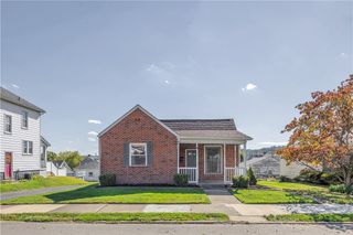 325 Orchard Ave, Ellwood City, PA 16117