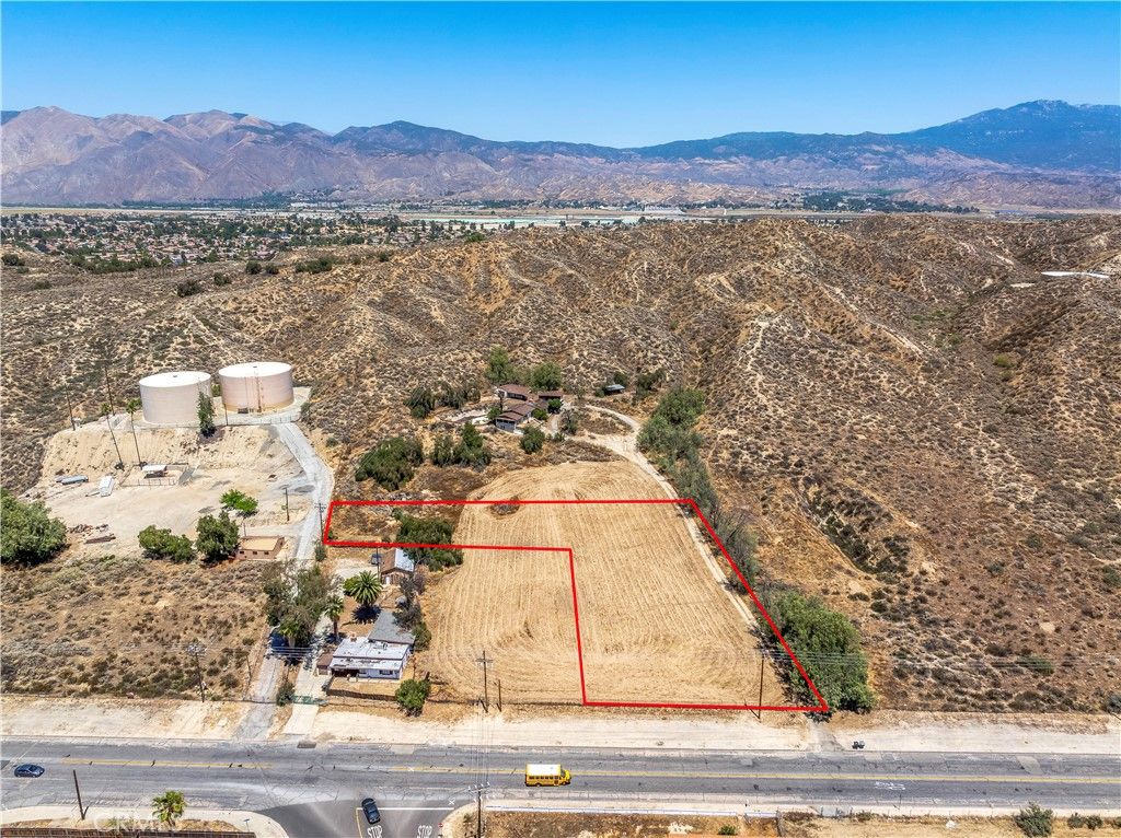 Image 1 of property listing at 1 Park Avenue, San Jacinto, CA 92583