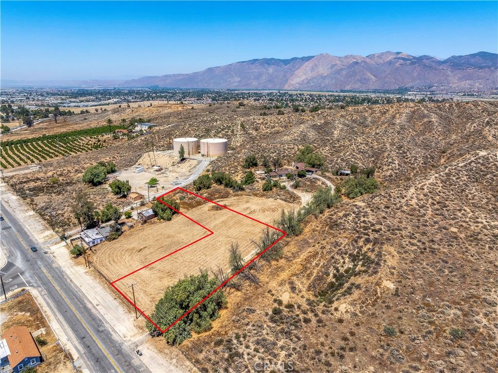 Image 2 of property listing at 1 Park Avenue, San Jacinto, CA 92583