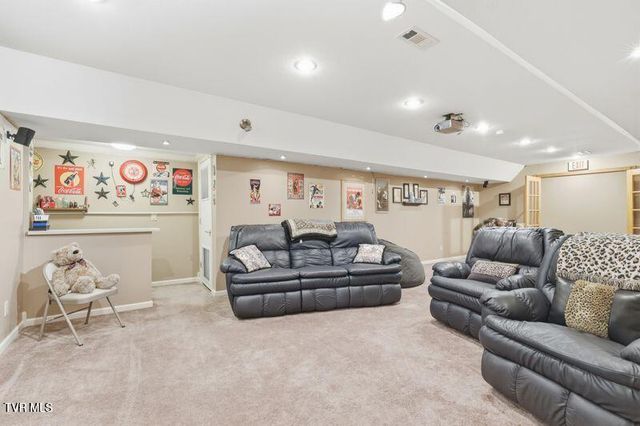 522 Waterstone Circle, Greeneville, TN 37745