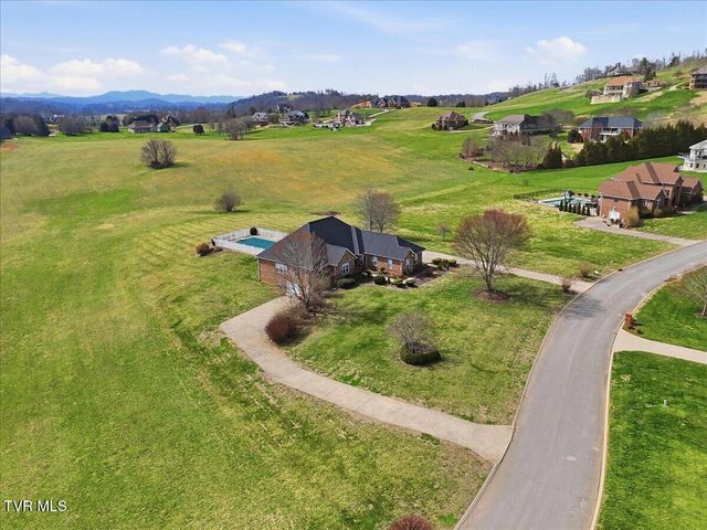 522 Waterstone Circle, Greeneville, TN 37745