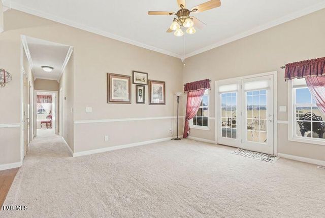 522 Waterstone Circle, Greeneville, TN 37745