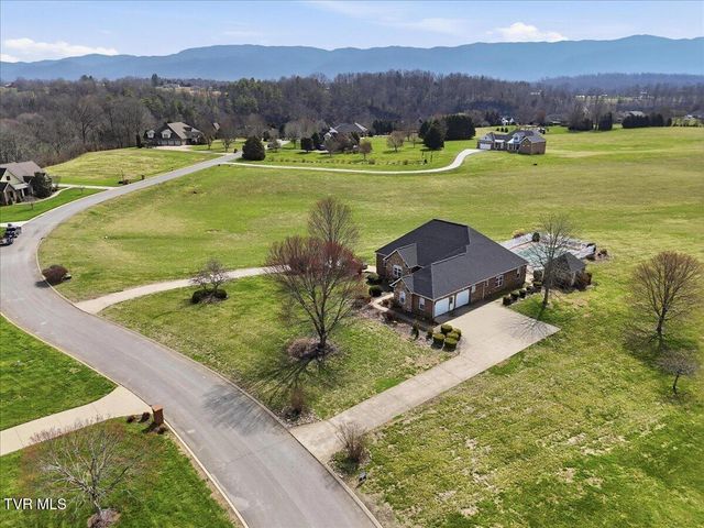 522 Waterstone Circle, Greeneville, TN 37745