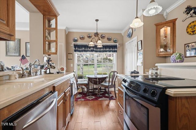 522 Waterstone Circle, Greeneville, TN 37745